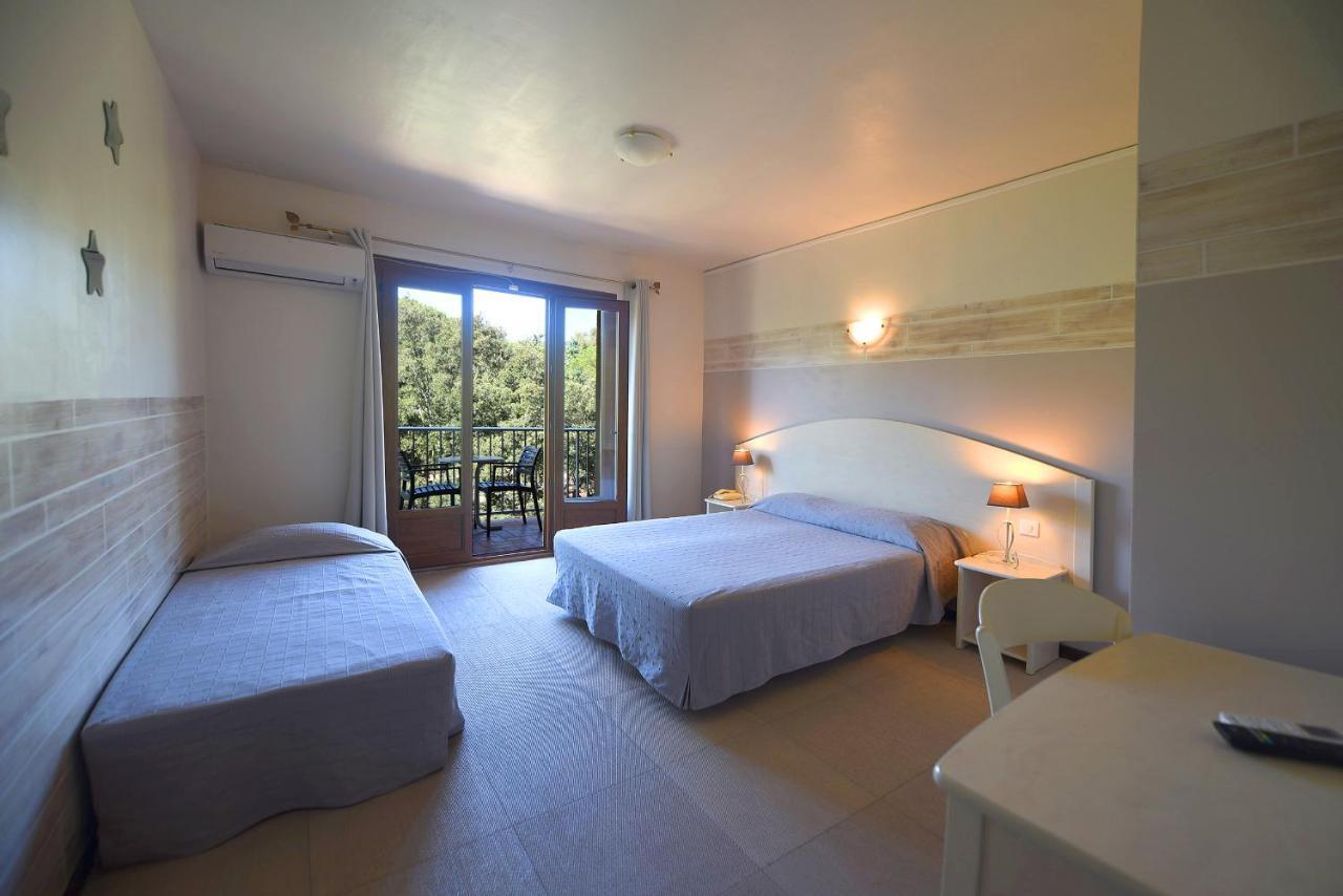 Hotel Cyrnea กาลวี ภายนอก รูปภาพ